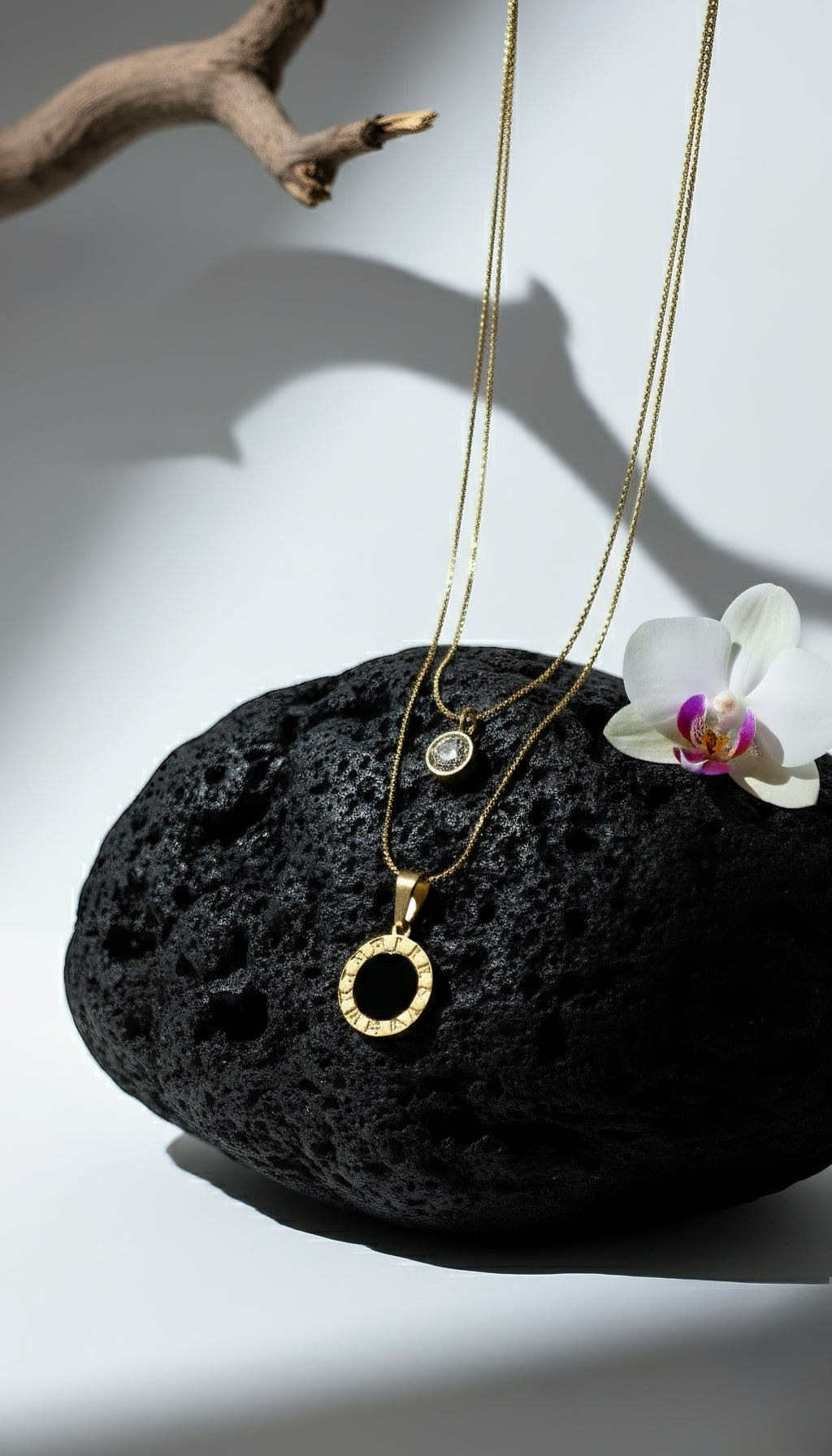 The Roman Onyx necklace