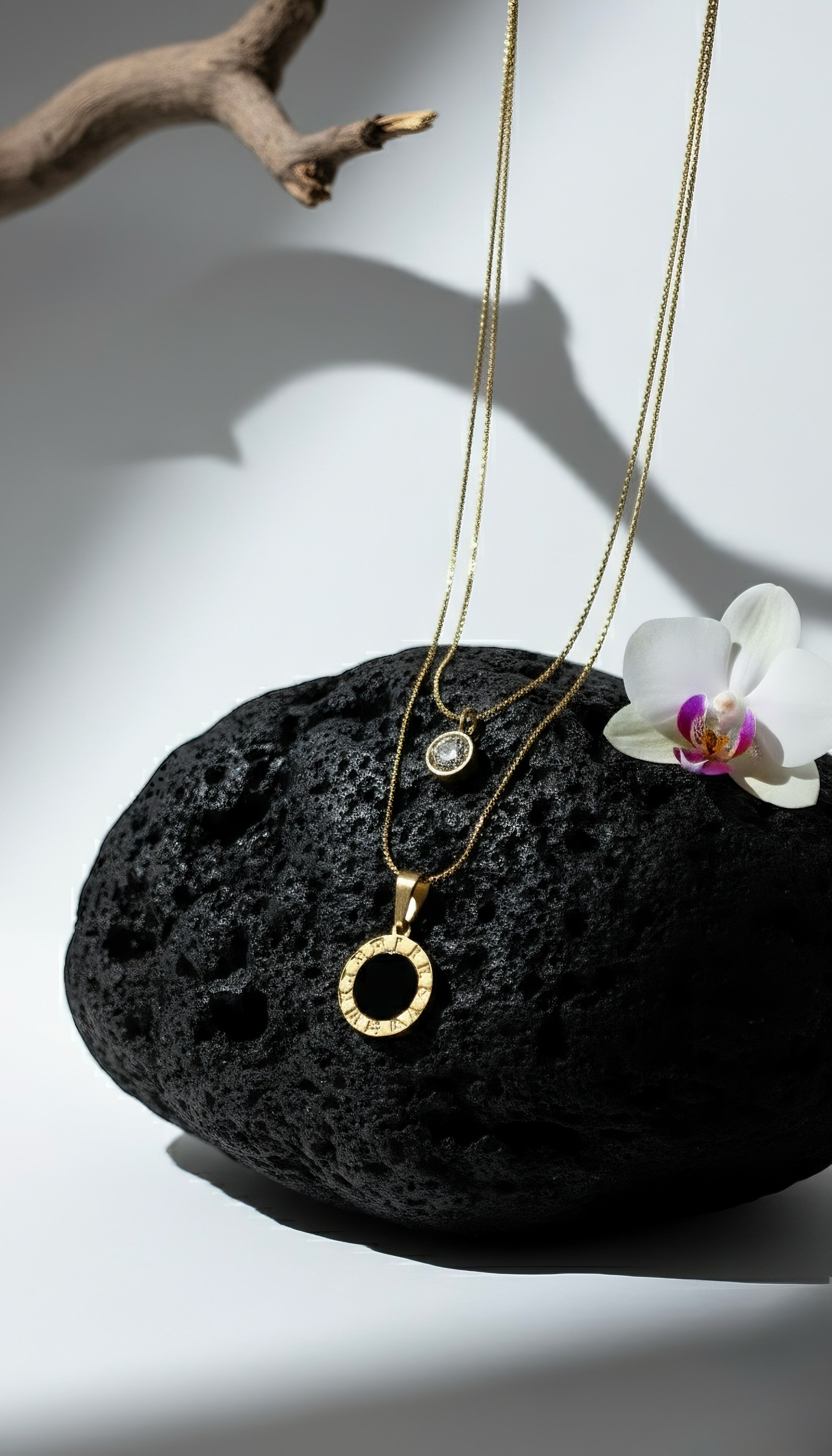 The Roman Onyx necklace